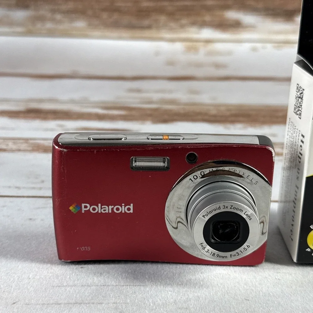Polaroid T1035 10MP Compact Digital Camera Red Battery & Charger AS-IS